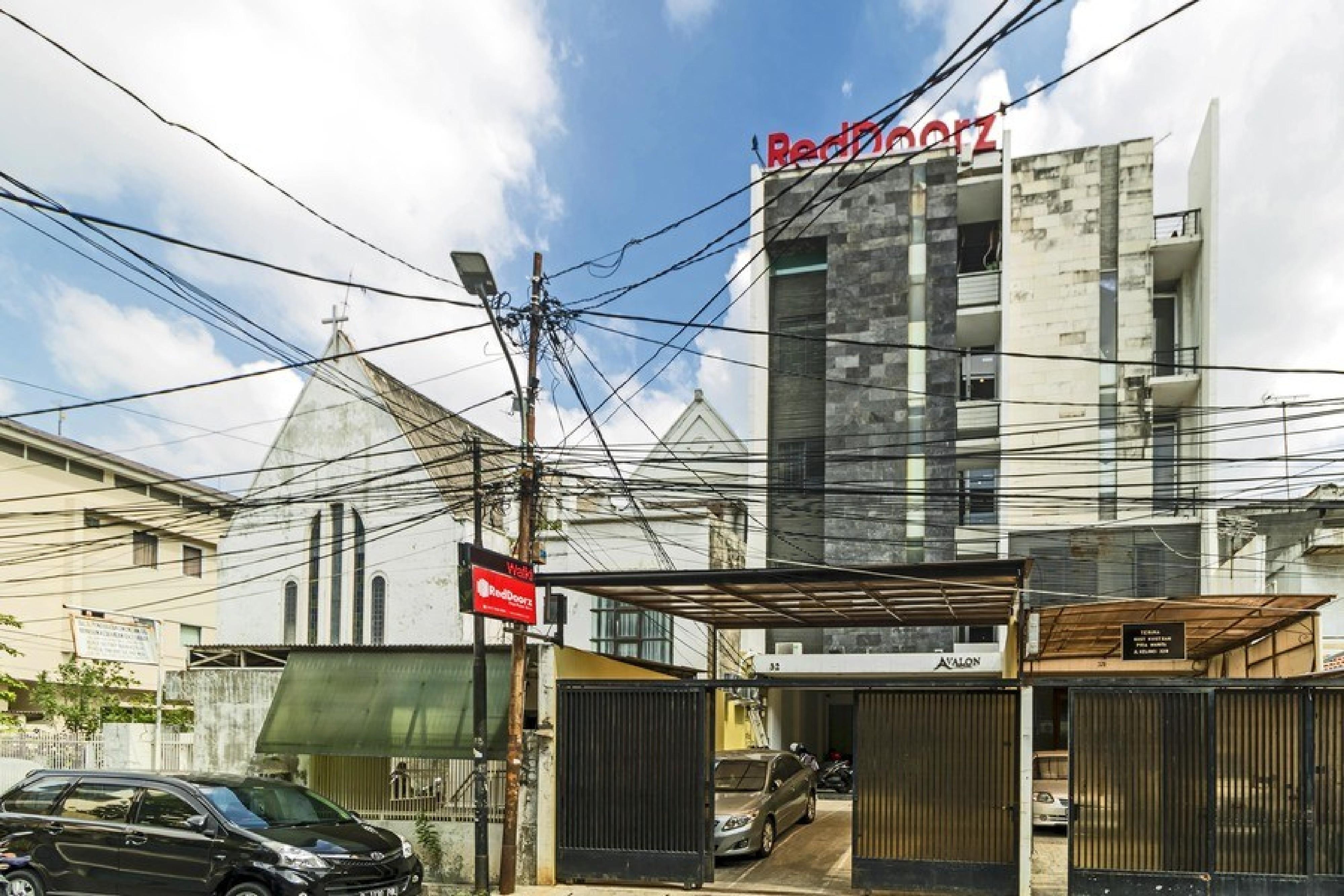 Reddoorz Plus @ Pasar Baru Jakarta Buitenkant foto